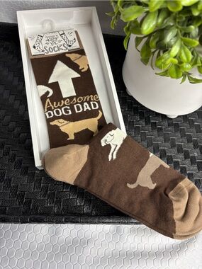 Awesome Dog Dad Novelty Socks - Brown NWT